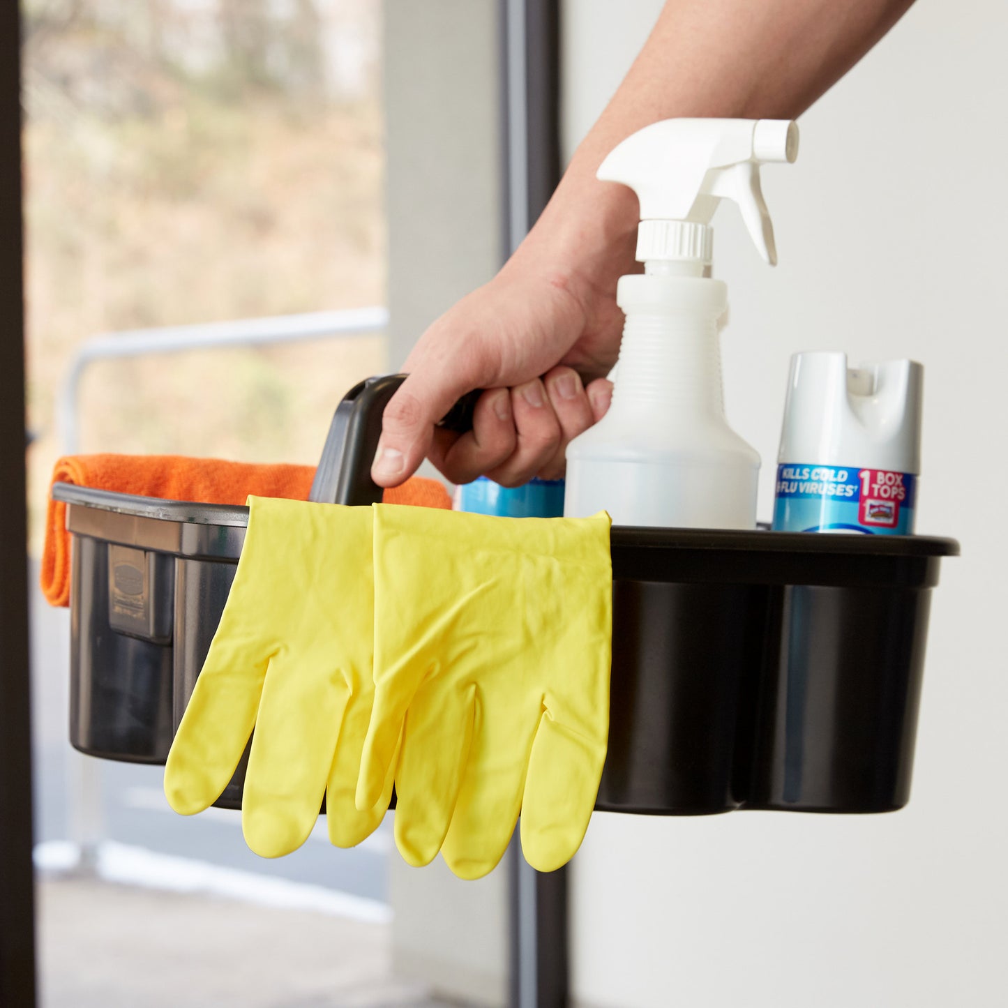 RUBBERMAID DELUXE JANITORIAL CLEANING CADDY / BLACK (EACH)