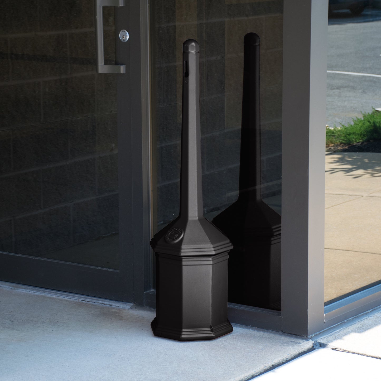 COMMERCIAL ZONE 710301 SMOKERS' OUTPOST SITE SAVER BLACK SNAP-LOCK 5 QT. CIGARETTE RECEPTACLE