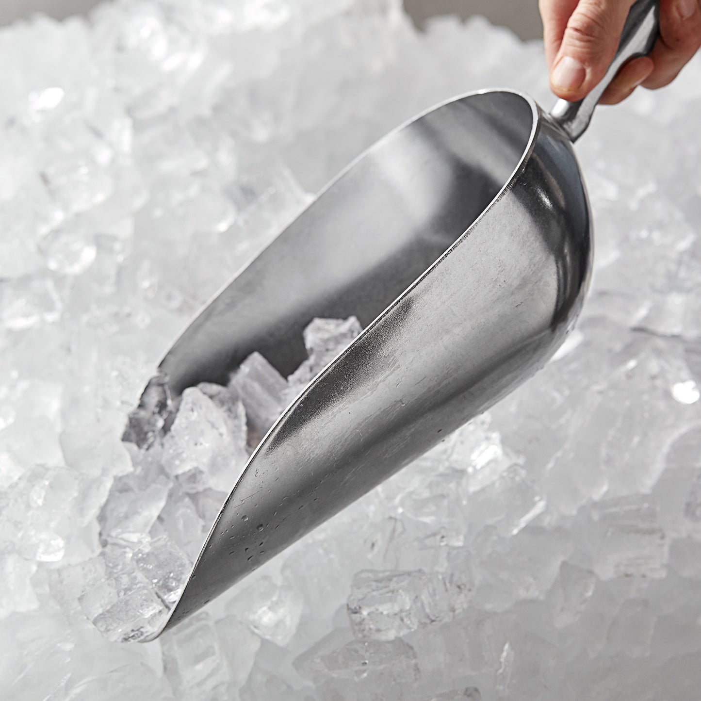 ONE-PIECE ALUMINUM SCOOP - 85 OZ.
