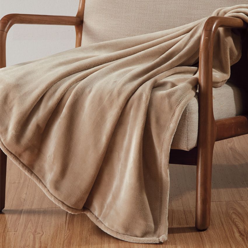 MICRO FLEECE BLANKET / KING SIZE SIZE / 108 X 90 (EACH)