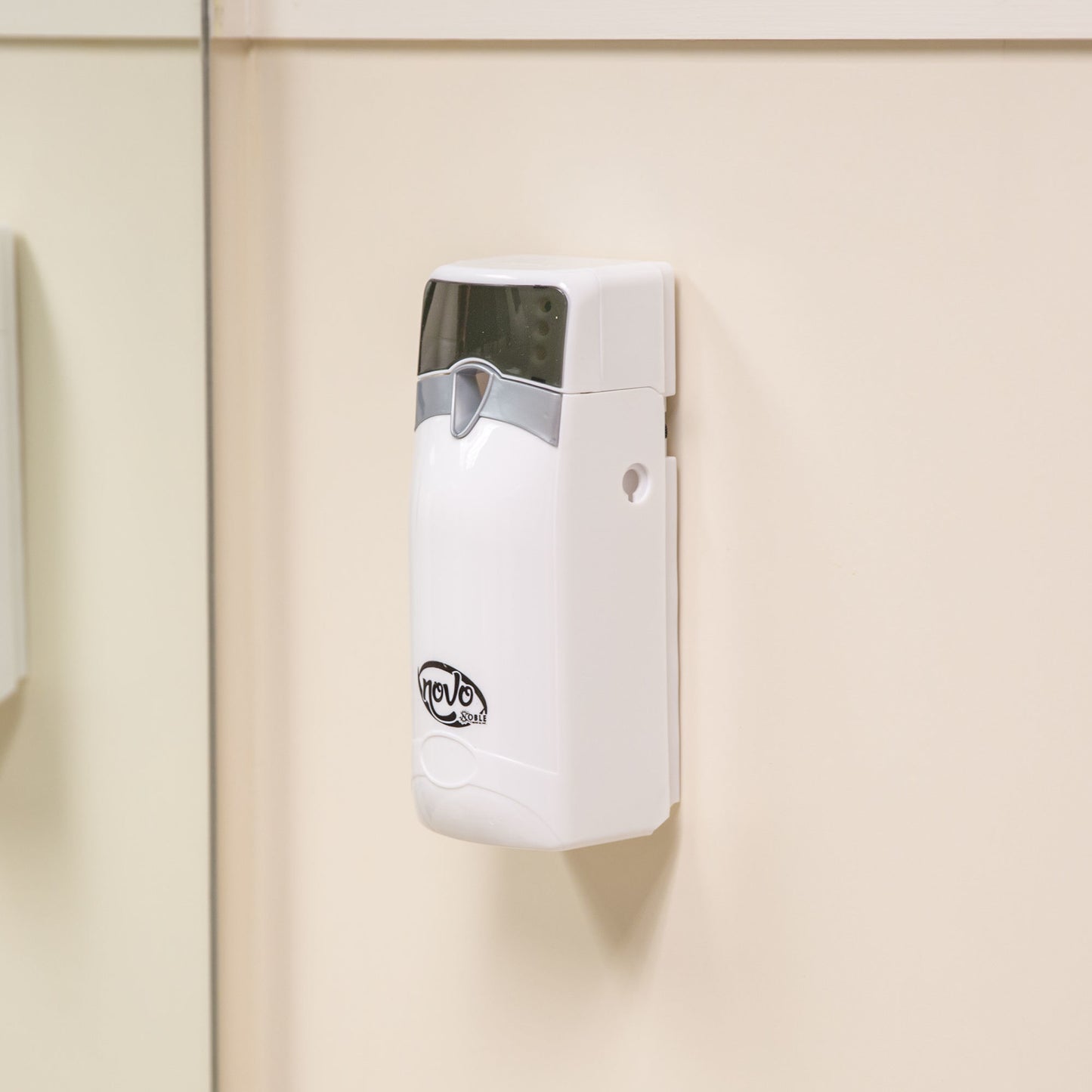 DISPENSER / METERED AEROSOL AIR FRESHENER SYSTEM