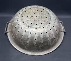 STRAINER / HEAVY DUTY TIN / 10.25"