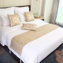 GANESH / BED RUNNER / 110 X 27 / JACQUARD GOLD (EACH)
