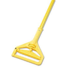 MOP HANDLE / YELLOW / QUICK  CHANGE / 60" ALUMINUM (EACH)