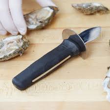 OYSTER KNIFE WITH PLASTIC HANDLE