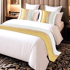 GANESH / BED RUNNER / 110 X 27 / JACQUARD GOLD (EACH)