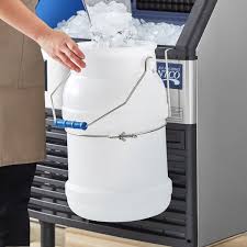 5 GALLON ICE TOTE WITH LID AND MOUNTING BRACKET / ICE BUCKET