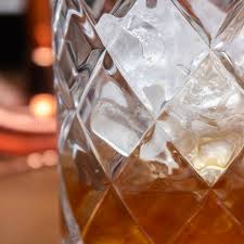BARCONIC 22 OZ DIAMOND PATTERN MIXING GLASS