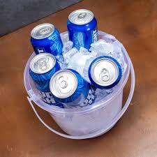 PLASTIC BEER BUCKEWT / WITH HANDLE / 170 OZ (EACH)