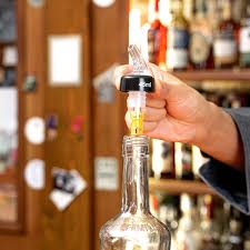 1.5 OZ. CLEAR SPOUT / YELLOW T AIL MEASURED LIQUOR POURER WIT