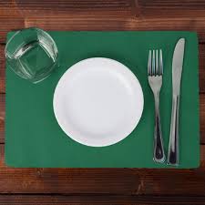 10" X 14" HUNTER GREEN COLORED PAPER PLACEMAT WITH SCALLOPED