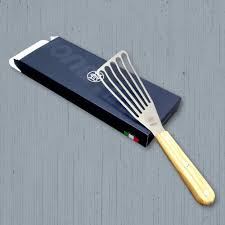 WOOD HANDLE UTENSILS (SOLID FLEXIBLE TURNER,