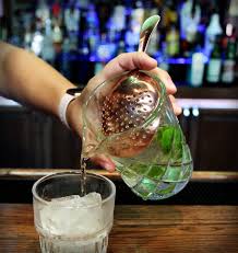 BARCONIC 22 OZ DIAMOND PATTERN MIXING GLASS