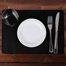 10" X 14" BLACK COLORED PAPER PLACEMAT WITH SCALLOPED EDGE