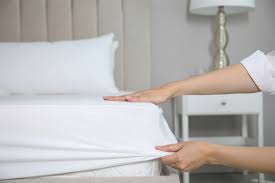 T200 / KING FITTED SHEET /  78 X 80 X 15 / 1 DOZ PER CASE