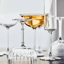 7 OUNCE COUPE GLASS. THIS GLAS S MEASURES APPROX. 7OZ / 207ML