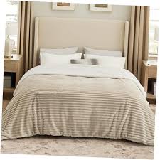 EXCEPTIONALLY SOFT FLEECE BLANKET / KING / 108 X 90