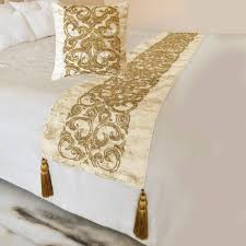 GANESH / BED RUNNER / 110 X 27 / JACQUARD GOLD (EACH)