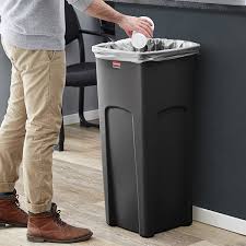 23 GALLON / TRASH CAN / BLACK  / SQUARE (EACH)