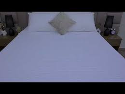 LUXURY QUILT / WHITE / KING / 108 X 90 (12/CS)