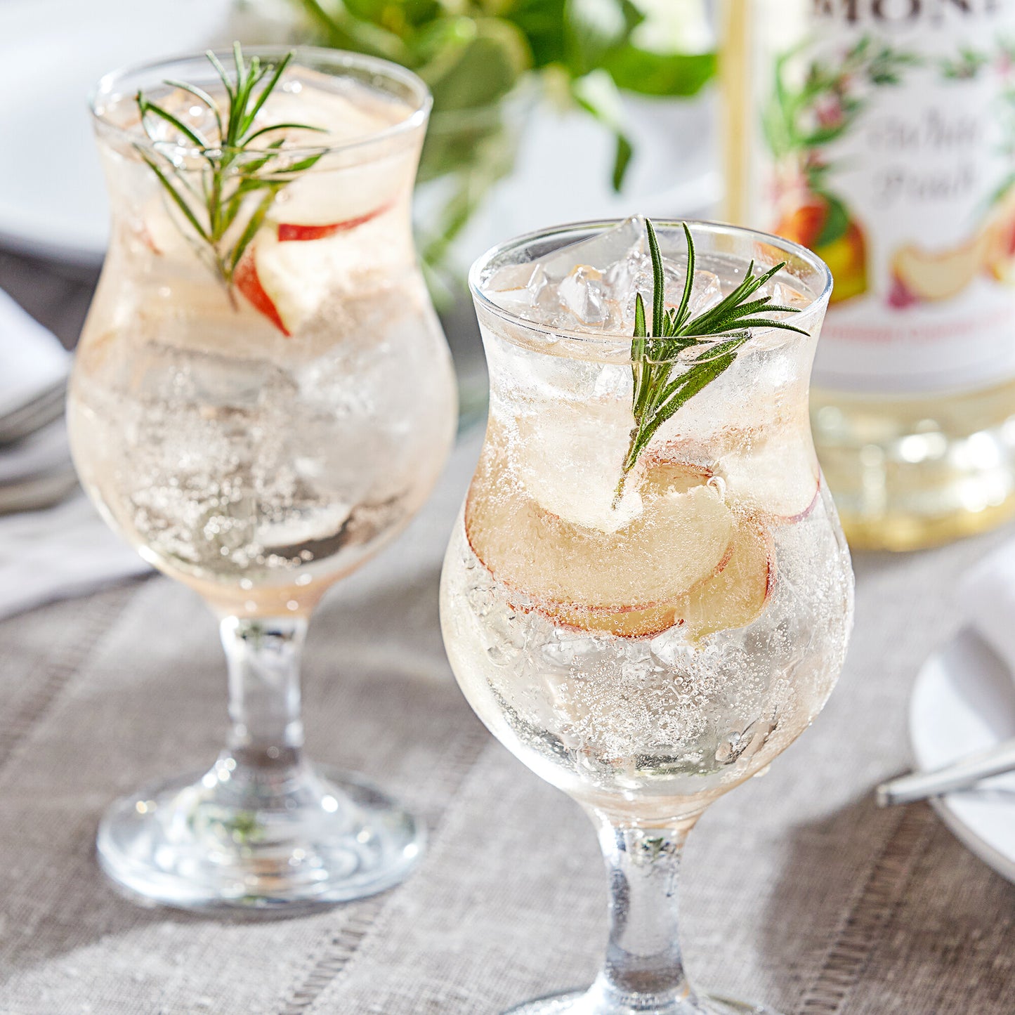 PEACH, WHITE / MONIN / 1 LITER / (4/CS)