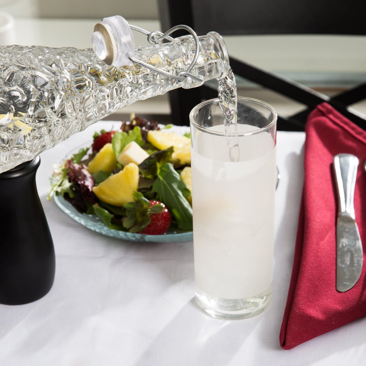 LIBBEY 13150120 34 OZ. GLACIER OIL / VINEGAR / WATER BOTTLE WITH CLEAR WIRE BAIL LID - 6/CASE