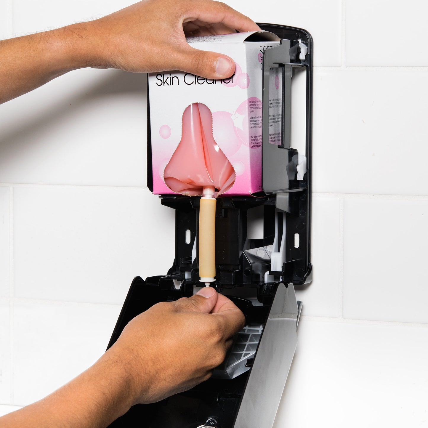 ADVANTAGE BAG-IN-BOX DISPENSER 800 ML BLACK